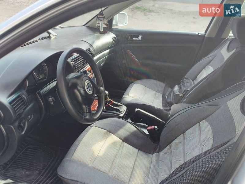 Седан Volkswagen Passat 2003 в Черновцах