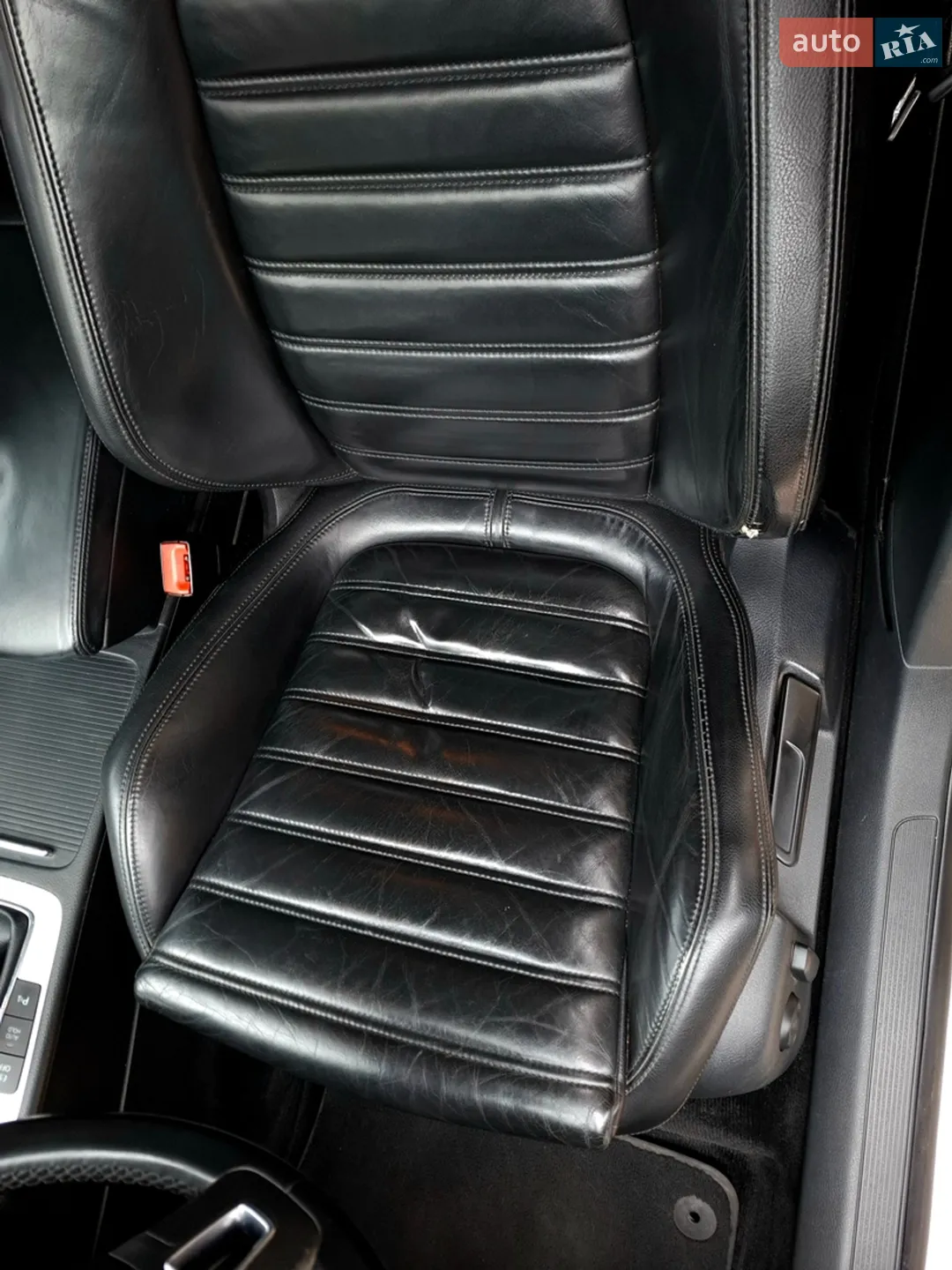 2010 Volkswagen Passat - мініатюра 29
