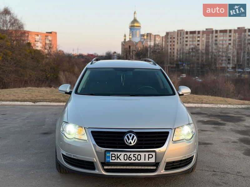 Универсал Volkswagen Passat 2009 в Ровно
