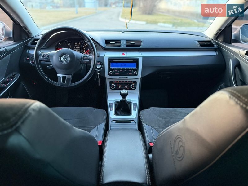 Универсал Volkswagen Passat 2009 в Ровно