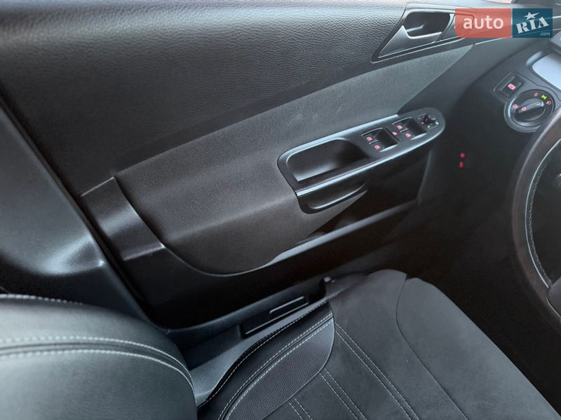 Универсал Volkswagen Passat 2009 в Ровно