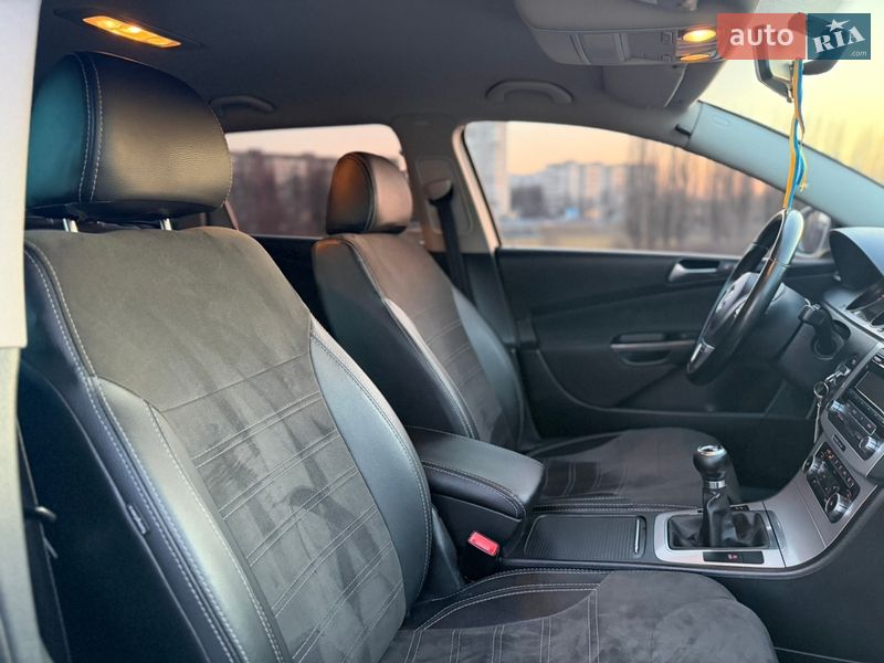 Универсал Volkswagen Passat 2009 в Ровно