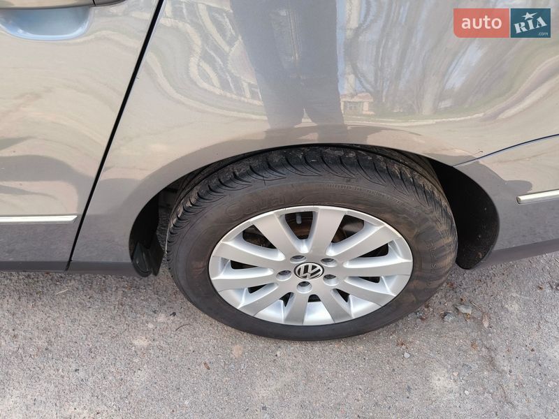 Седан Volkswagen Passat 2008 в Миргороде