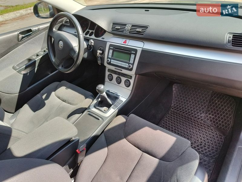 Седан Volkswagen Passat 2008 в Миргороде