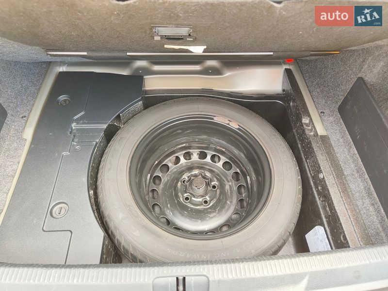 Седан Volkswagen Passat 2008 в Миргороде