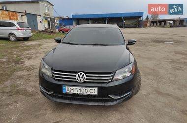 Седан Volkswagen Passat 2011 в Глухове