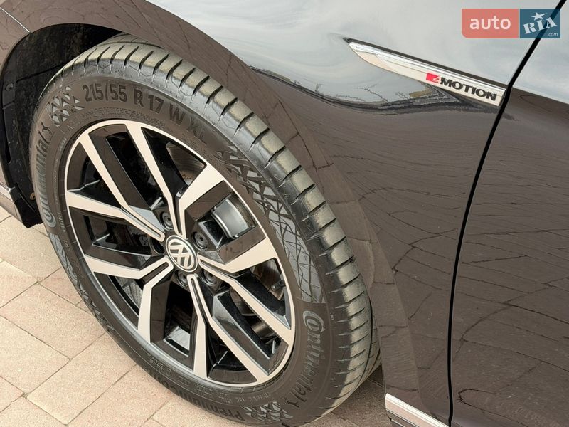 Универсал Volkswagen Passat 2016 в Ровно