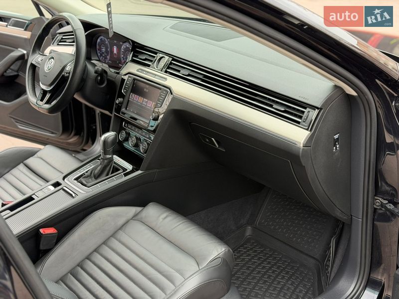 Универсал Volkswagen Passat 2016 в Ровно