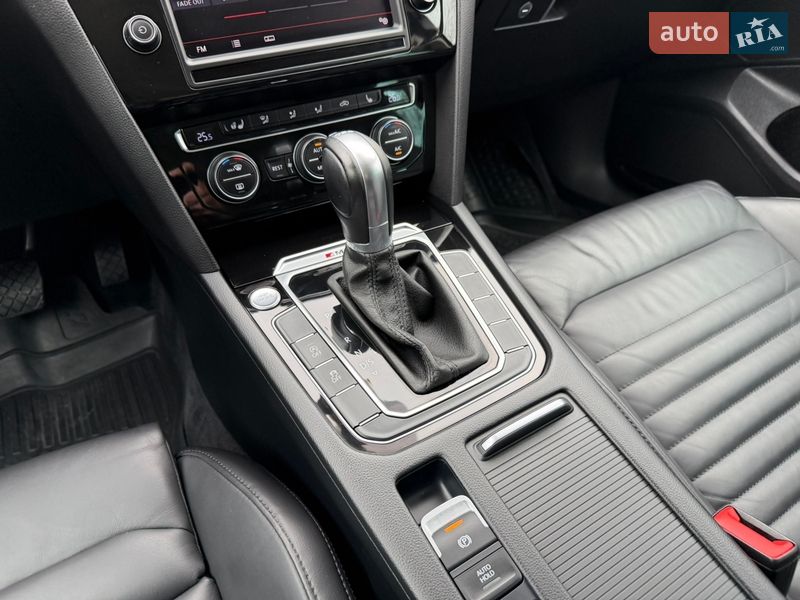 Универсал Volkswagen Passat 2016 в Ровно