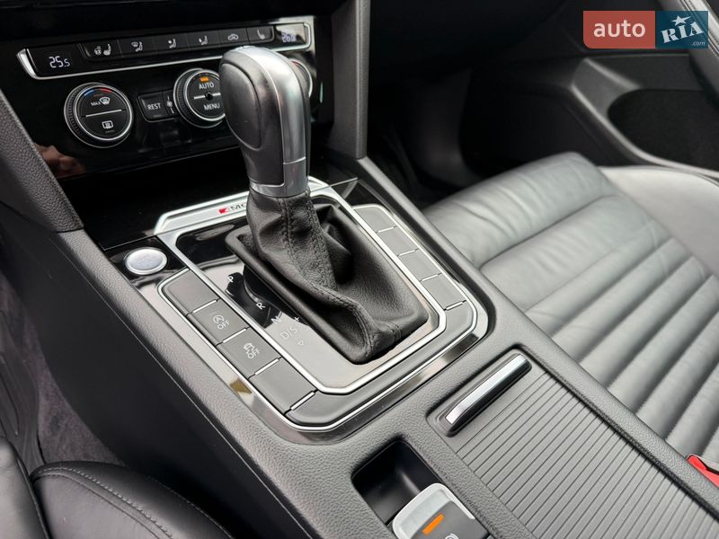 Универсал Volkswagen Passat 2016 в Ровно