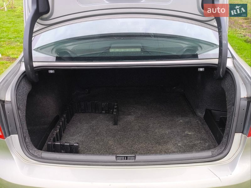 Седан Volkswagen Passat 2013 в Львове