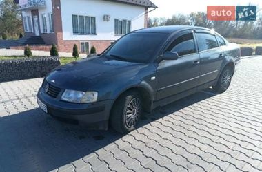Універсал Volkswagen Passat 2000 в Надвірній