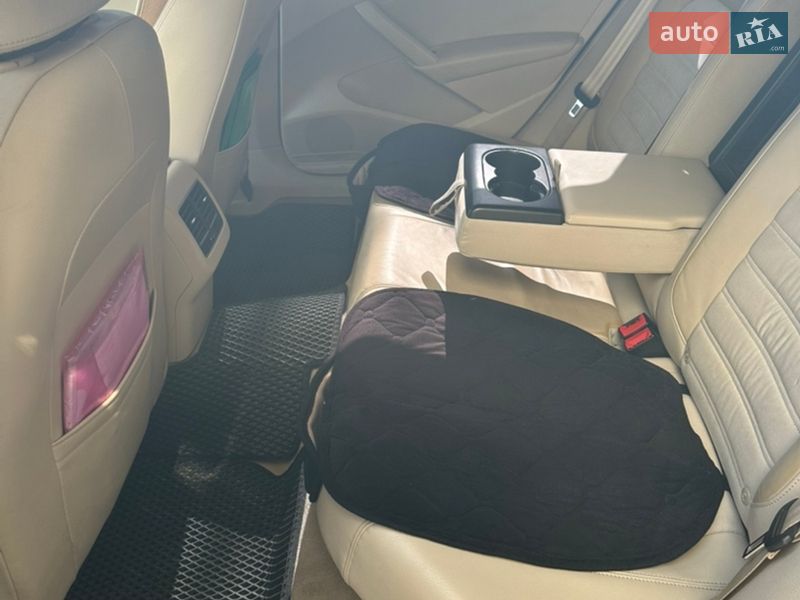 Седан Volkswagen Passat 2014 в Черновцах