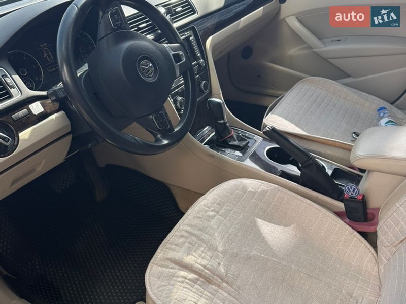 Седан Volkswagen Passat 2014 в Черновцах