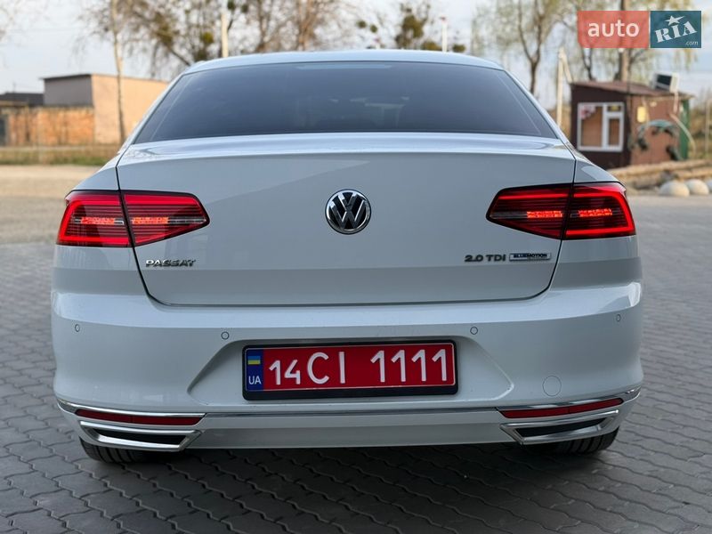 Седан Volkswagen Passat 2016 в Калуші