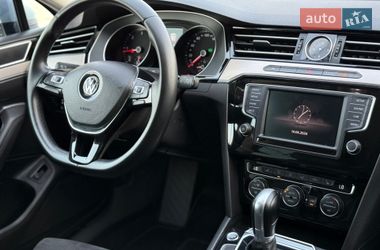 Седан Volkswagen Passat 2016 в Калуші