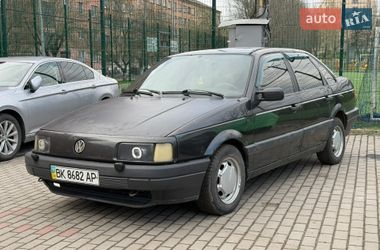 Седан Volkswagen Passat 1989 в Рівному
