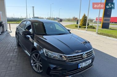 Седан Volkswagen Passat 2016 в Дніпрі