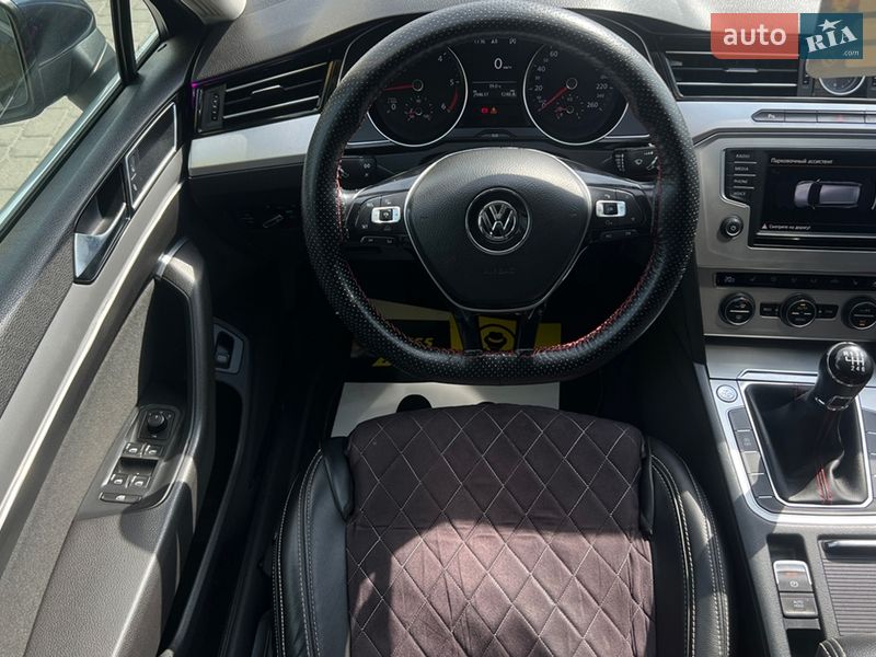 Универсал Volkswagen Passat 2015 в Ивано-Франковске