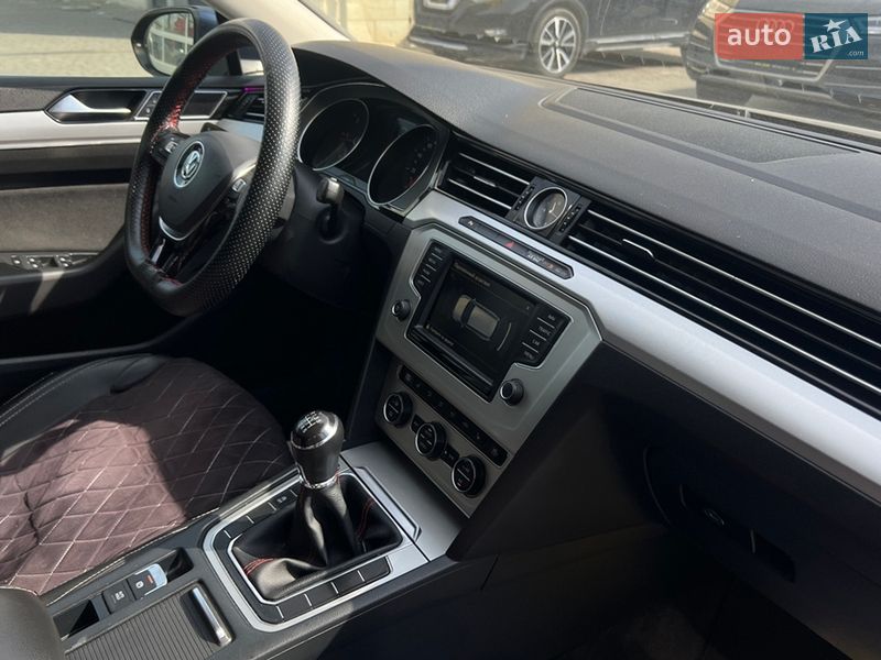 Универсал Volkswagen Passat 2015 в Ивано-Франковске