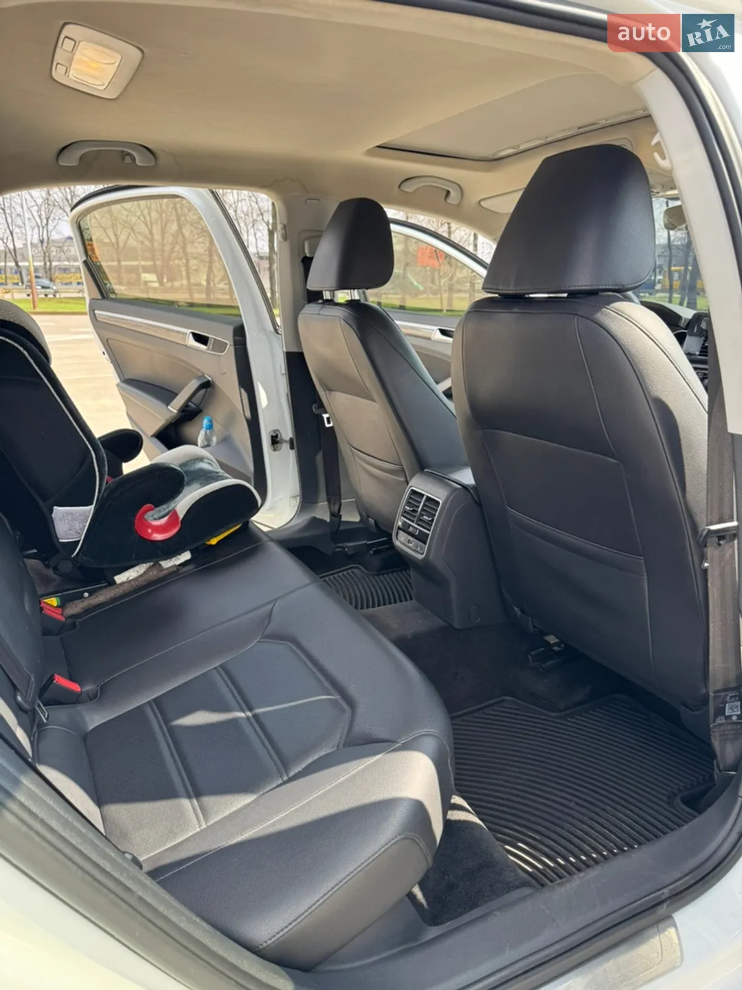 2015 Volkswagen Passat - мініатюра 16