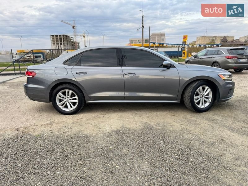 Седан Volkswagen Passat 2019 в Луцке
