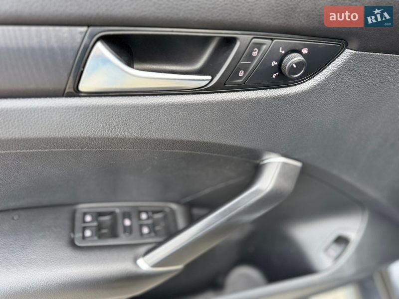 Седан Volkswagen Passat 2019 в Луцке