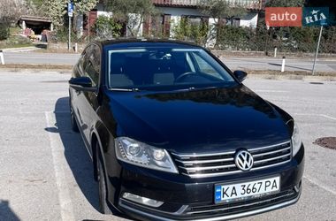 Седан Volkswagen Passat 2012 в Києві