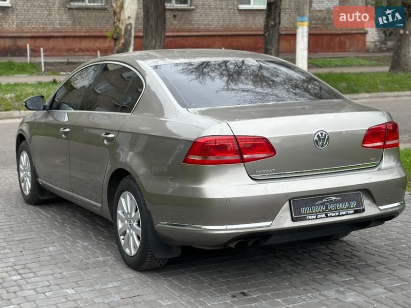 Седан Volkswagen Passat 2012 в Каменском