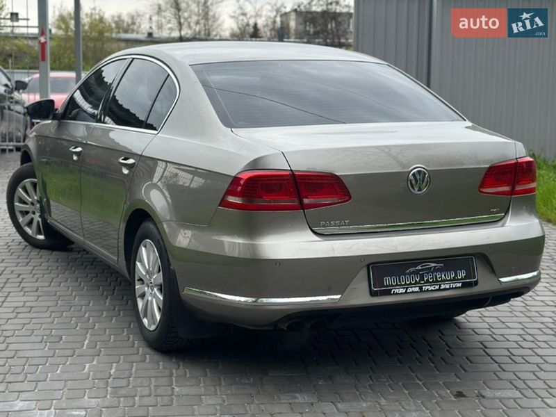 Седан Volkswagen Passat 2012 в Каменском