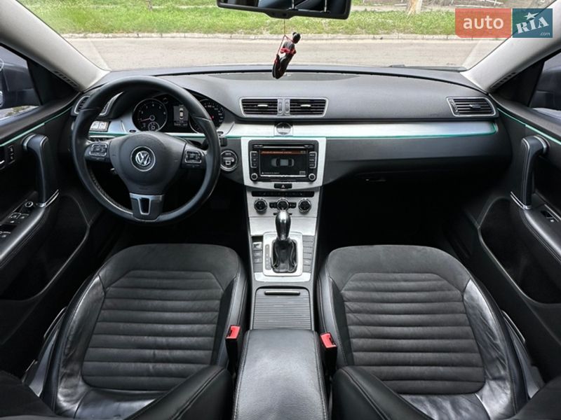 Седан Volkswagen Passat 2012 в Каменском