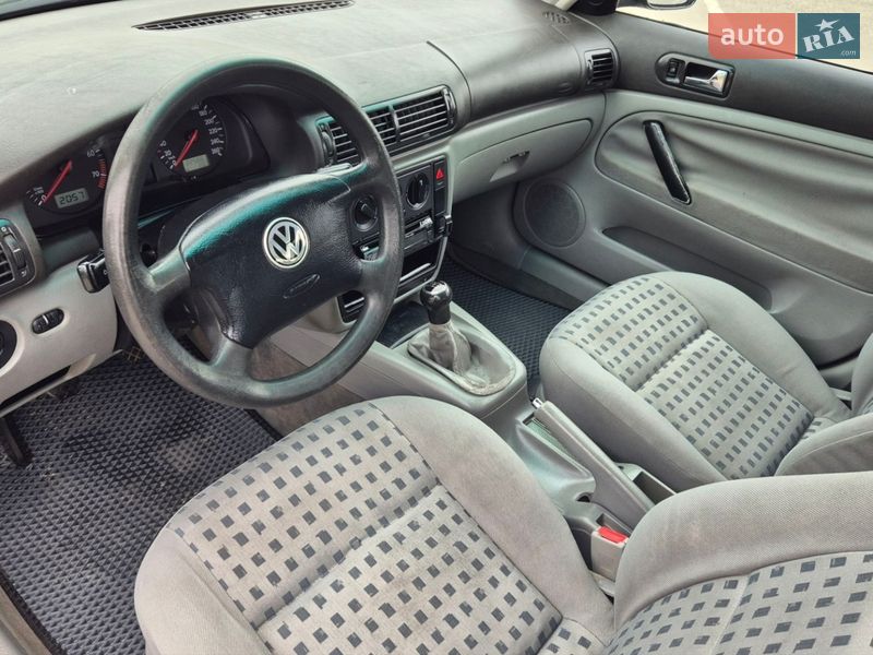 Универсал Volkswagen Passat 2000 в Буче