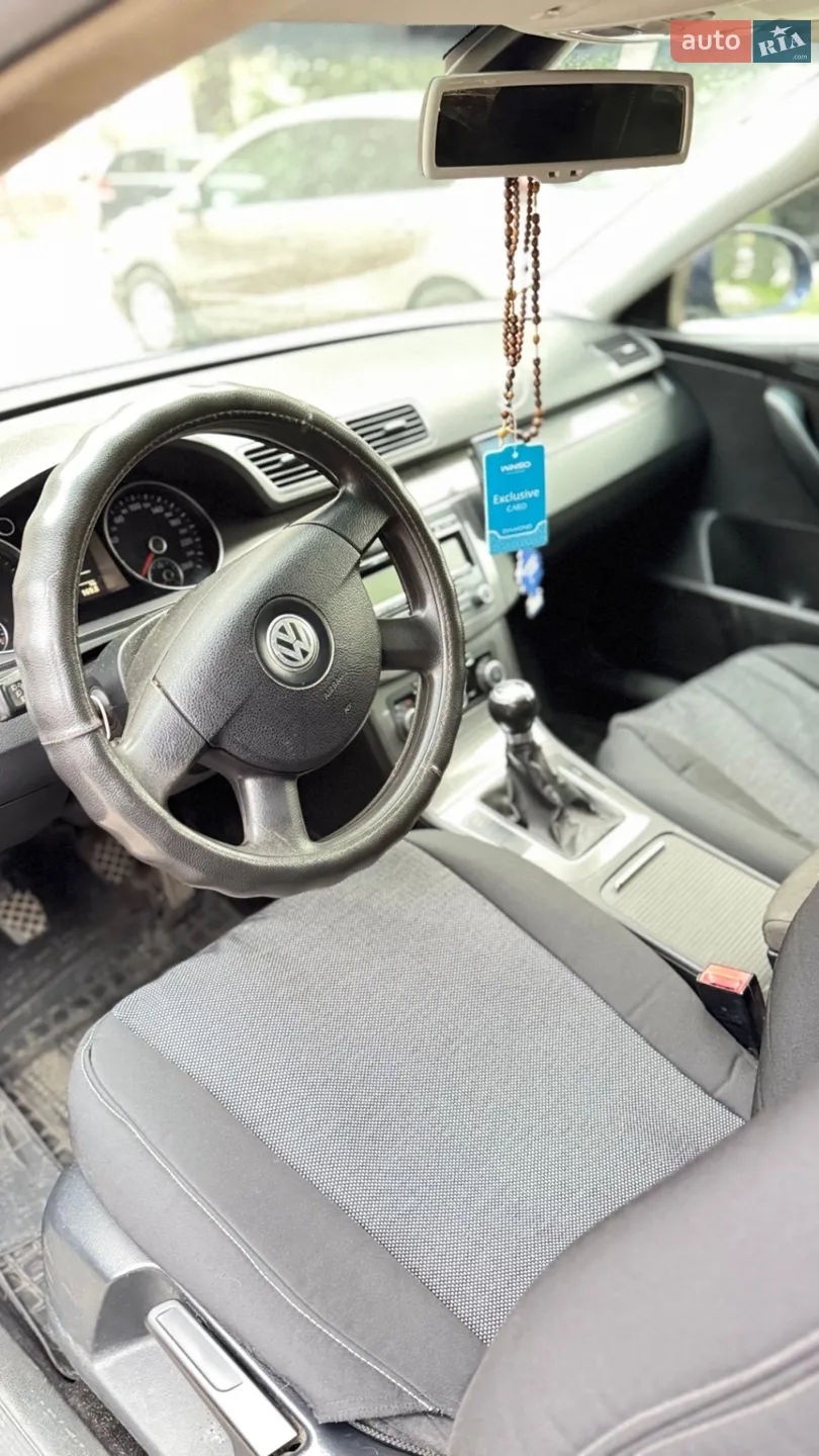 2010 Volkswagen Passat - мініатюра 3
