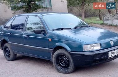Седан Volkswagen Passat 1990 в Кременце