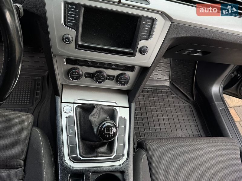 Универсал Volkswagen Passat 2015 в Звягеле