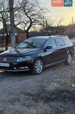 Універсал Volkswagen Passat 2013 в Зміїві