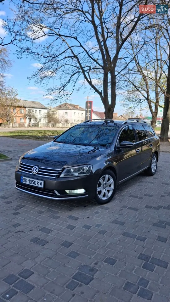 2010 Volkswagen Passat - мініатюра 17