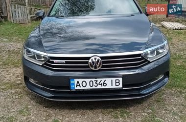 Седан Volkswagen Passat 2016 в Міжгір'ї
