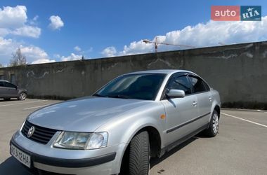 Седан Volkswagen Passat 1996 в Перечині