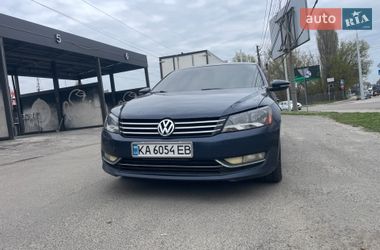Седан Volkswagen Passat 2012 в Киеве