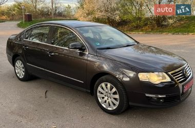 Седан Volkswagen Passat 2005 в Рава-Руській