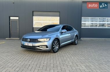 Седан Volkswagen Passat 2020 в Мукачевому