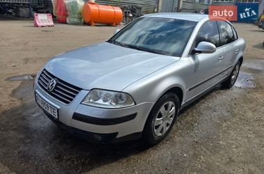 Седан Volkswagen Passat 2004 в Киеве