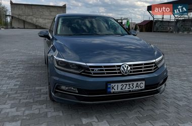 Седан Volkswagen Passat 2017 в Києві