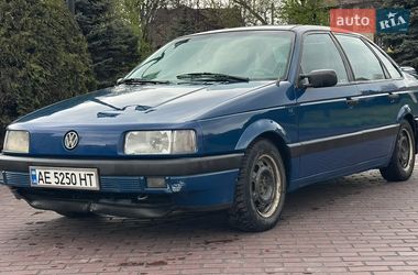 Седан Volkswagen Passat 1989 в Дніпрі
