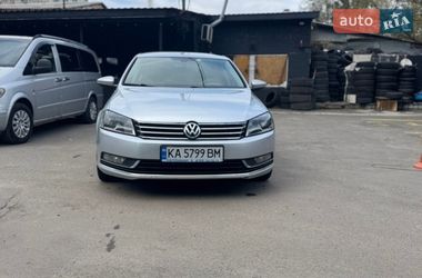 Седан Volkswagen Passat 2011 в Києві