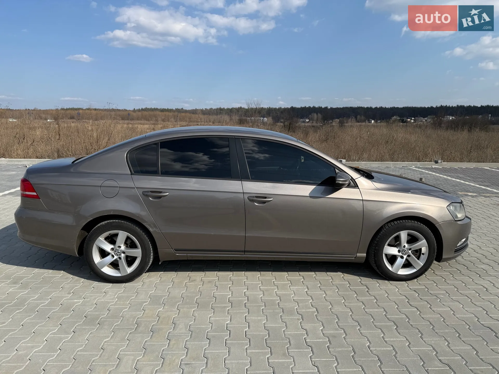 2011 Volkswagen Passat - мініатюра 2