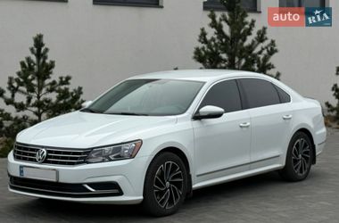 Седан Volkswagen Passat 2015 в Луцке
