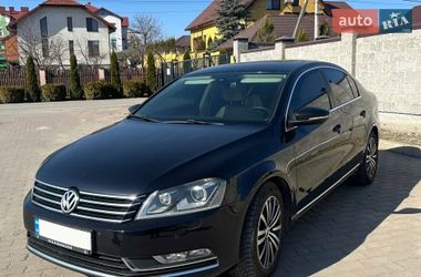Седан Volkswagen Passat 2012 в Львові