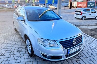 Универсал Volkswagen Passat 2005 в Кропивницком